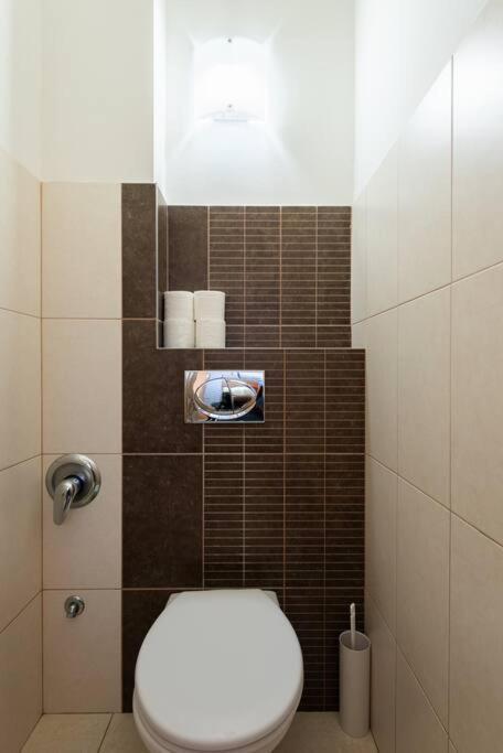Lighthouse Apartment Прага Екстериор снимка
