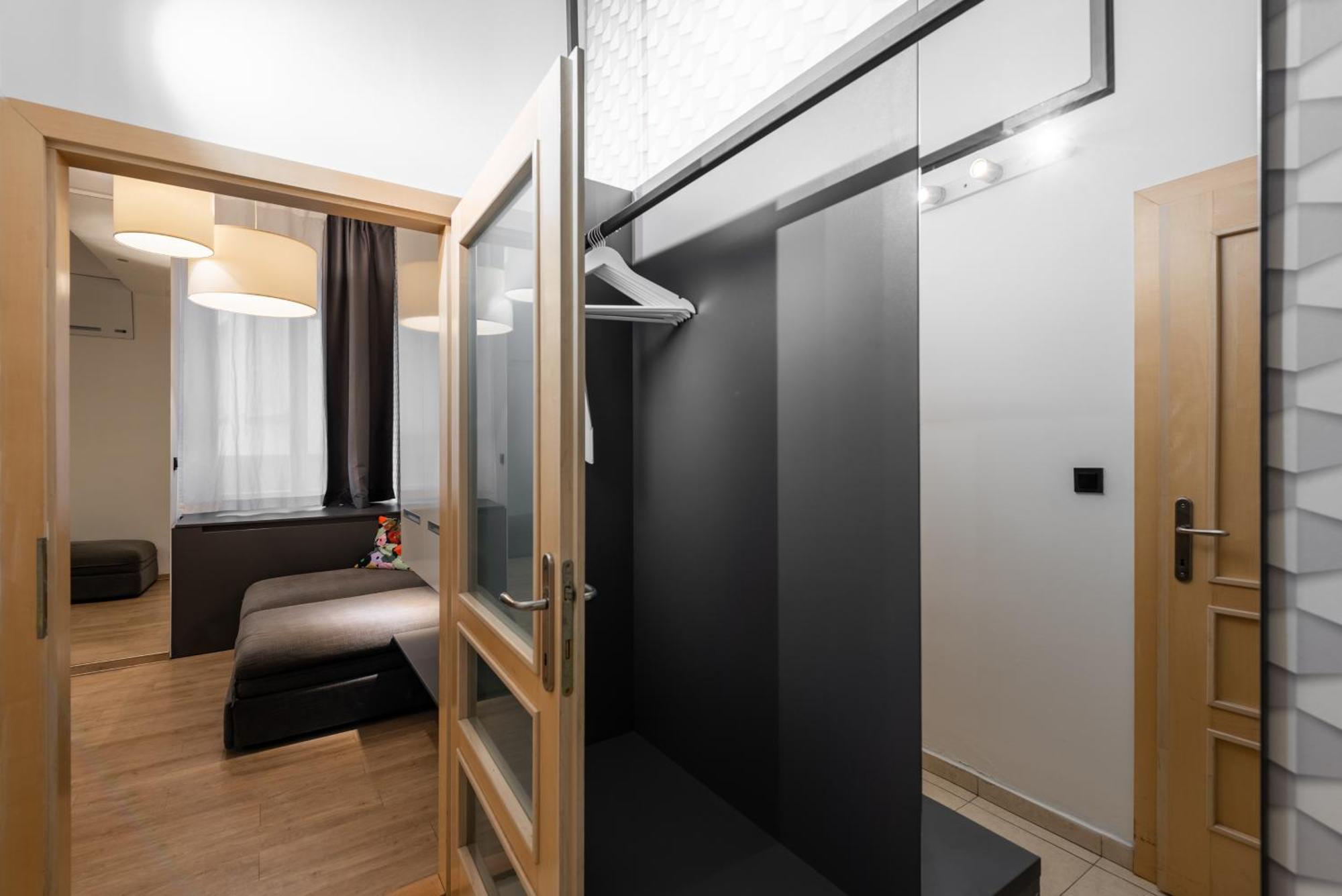 Lighthouse Apartment Прага Екстериор снимка